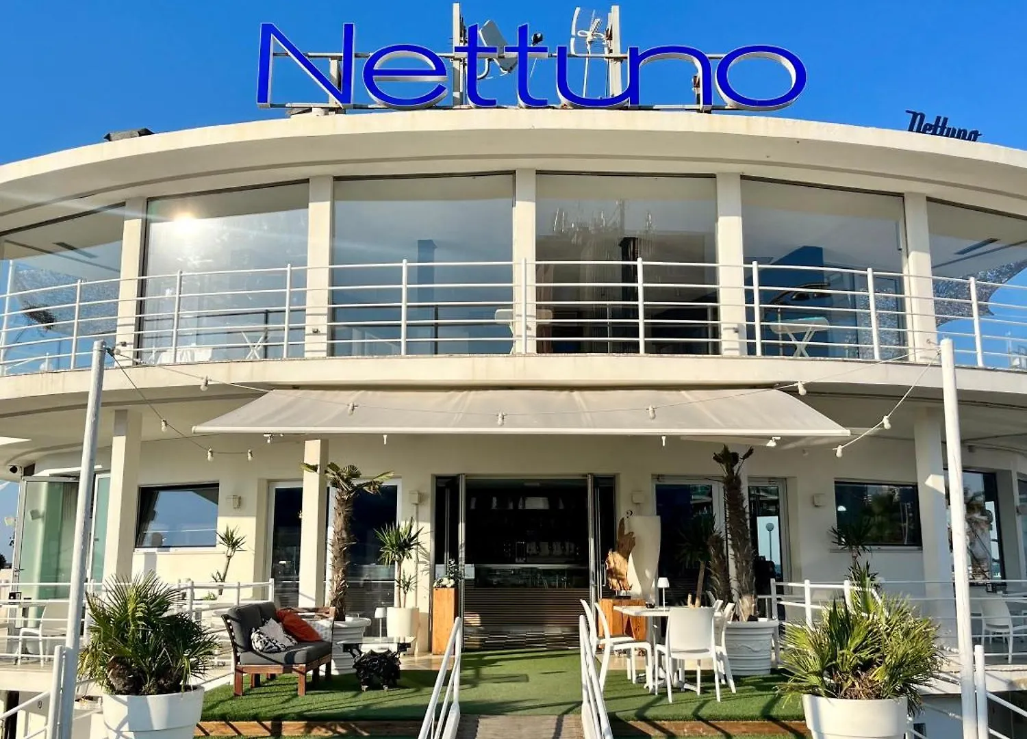 Hotel Columbia Frontemare Rimini 3*,