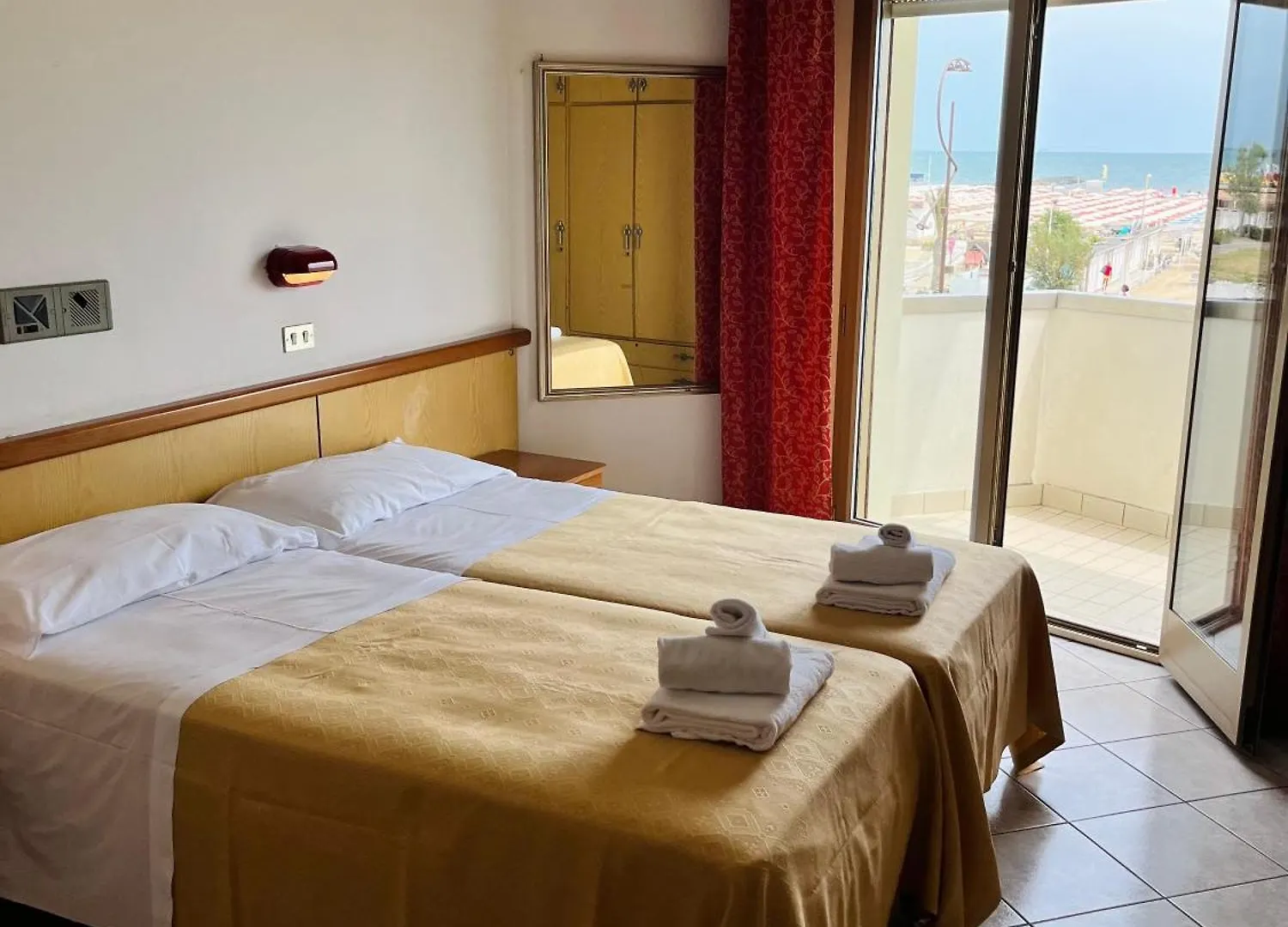 Hotel Columbia Frontemare Rimini