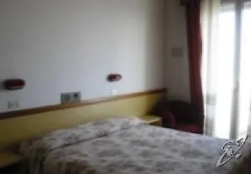 Hotel Columbia Frontemare Rimini 3*,
